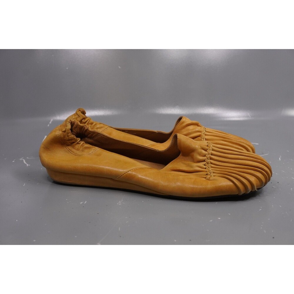 Chocolat Blu Vic Seamed Pleated Ruched Yellow Leather Loafer Flats Size 10